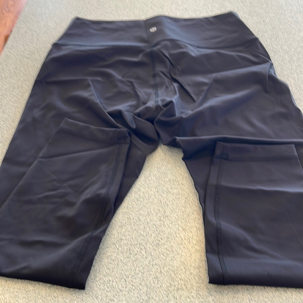 LuLulemon black leggings- worn once